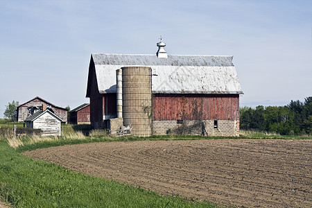 威斯康星州的旧农场建筑学建筑鸭子反射长椅地面土壤目的地风光农家图片