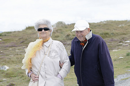 老年夫妇感情帽子家庭退休生活头发夫妻妻子祖父母女性图片