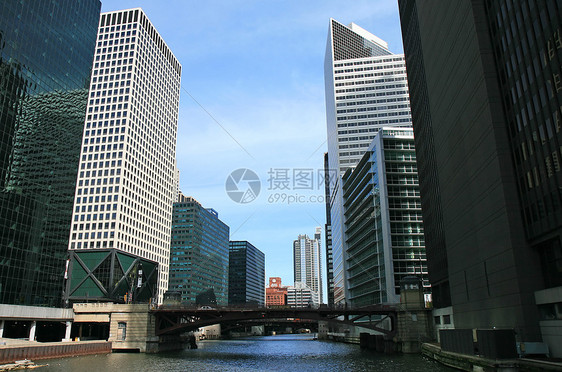 芝加哥高楼大楼的高层建筑金融地标中心蓝色摩天大楼天际建筑学住宅城市天空图片