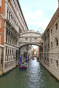 威尼斯的叹息桥历史建筑学船夫地标游客叹息建造历史性旅行缆车图片