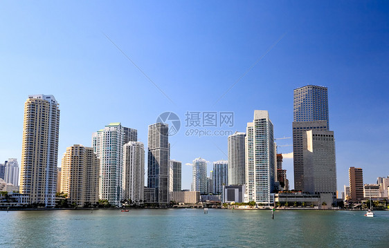 迈阿密市中心高楼大楼建筑海湾天空商业景观晴天海洋港口市中心海岸图片