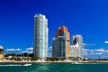 迈阿密海滩的高层大楼公寓景观港口热带高楼海滩海岸游艇城市海湾图片