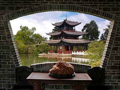 利江的风景宝塔石头土地扇形农场场地游客窗户反射公园图片