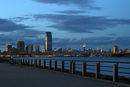 纽约市的天际中心风景景观城市公园吸引力码头建筑办公室反射图片