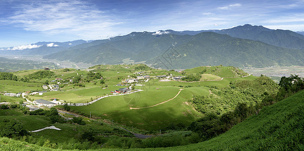 美丽的山谷全景图片