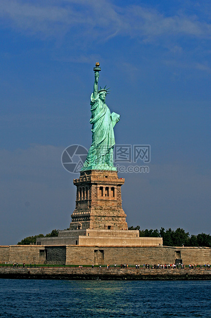 自由女神像建筑学历史吸引力女士移民旗帜天空火炬纪念碑蓝色图片