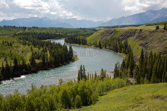 Bow River河谷和洛基山图片