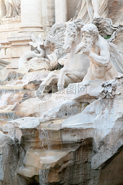 特雷维喷泉详情建筑学文明蓝色岩石雕像地标天空历史大理石旅游图片