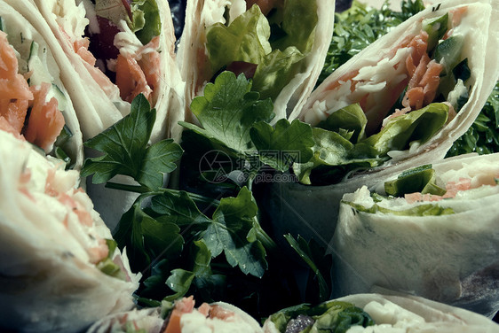 蔬菜开胃菜盘子菜单奢华烹饪服务沙拉三角形面团香菜美食图片