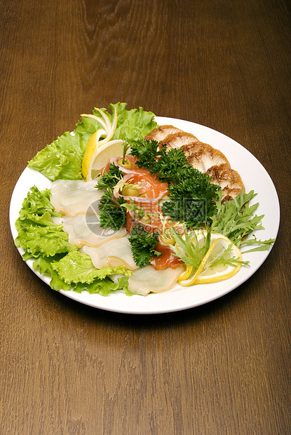 肉鱼开胃菜烹饪餐厅牛扒美味桌子柠檬鳟鱼盘子沙拉蔬菜图片