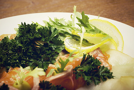 肉鱼开胃菜沙拉蔬菜柠檬晚餐服务牛肉猪肉鳟鱼牛扒美味图片
