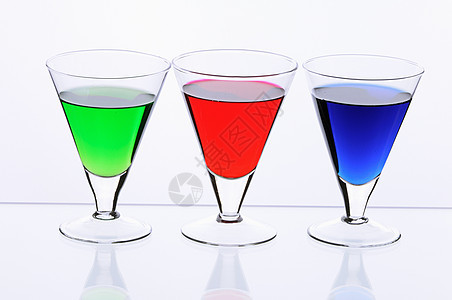 葡萄玻璃杯子蓝色绿色酒杯餐具红色酒精图片