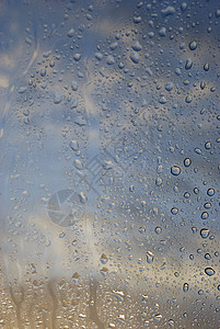 窗口的凝聚墙纸天空纹理蒸汽眼镜湿度蒸气雨量天气窗户图片