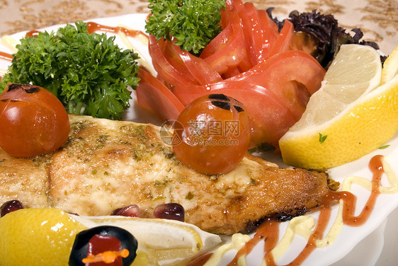 炸鱼餐厅美食柠檬盘子油炸蔬菜烹饪菜单享受奢华图片