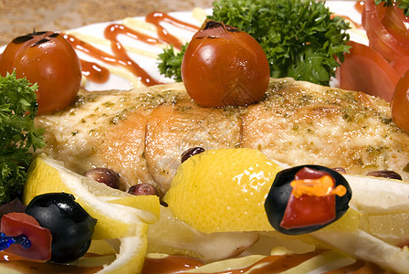 炸鱼营养沙拉柠檬盘子蔬菜香菜晚餐餐厅奢华油炸图片