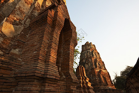 泰爱兰 阿尤塔亚 日落时城古寺庙的废墟佛教徒旅行雕像风景建筑寺庙建筑学文化连体历史图片