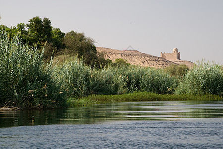 埃及阿斯旺附近尼罗河旅游河岸风景旅行反射晴天岩石冒险航海石头图片