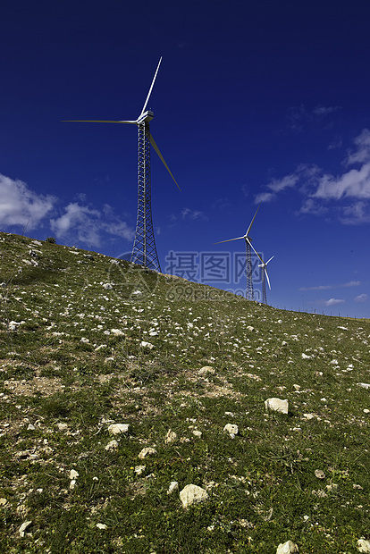 伊塔利 西西里 弗朗科丰特卡塔尼亚省 农村 叶子能源涡轮机行星电机发电机金属绿色技术旋转光伏天空环境图片