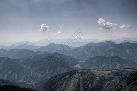 阿尔卑斯山脉山脉岩石山脉天空蓝色图片