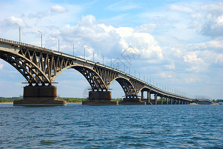 萨拉托夫的公路桥梁天空交通图片
