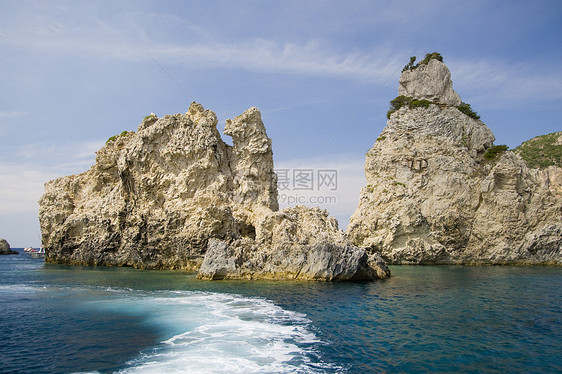 科孚希腊支撑绿色阳光蓝色旅行避暑胜地假期场景岩石情调图片