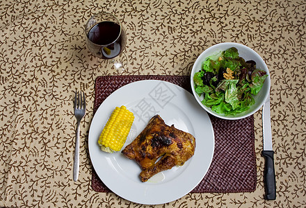 烤鸡肉沙拉晚餐家禽餐具宴会盘子烹饪刀具玻璃吃饭食物餐厅图片