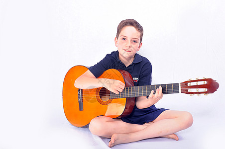 带吉他男孩小伙子音乐教育声学字符串乐感吉他男生图片