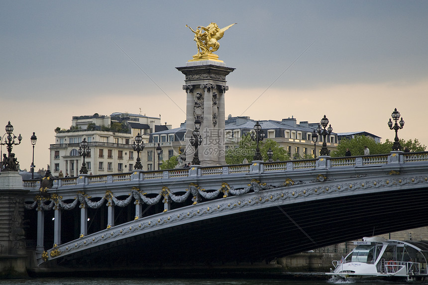 巴黎和塞纳河日落天空河岸省会天际旅行建筑学景观风光目的地图片