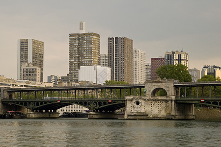 巴黎和塞纳河旅行反射城市生活目的地蓝色旅游假期河岸都市城市图片