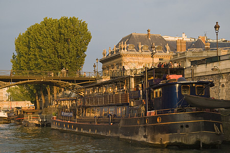 巴黎和塞纳河天空省会反射旅行文化假期地方都市城市城市生活图片