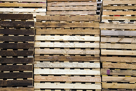 托盘堆放木材运输船运货运贮存工厂送货调色板仓库港口图片