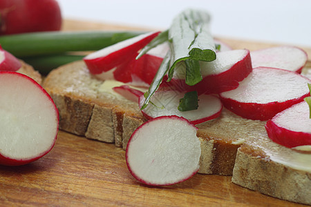 Radish 面包白色小吃韭菜棕色绿色菜单餐厅烹饪饮食红色图片