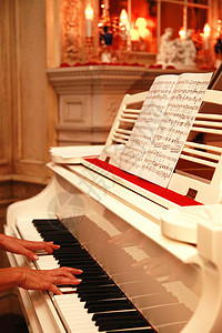 大钢琴音乐家剧院音乐键盘闲暇教育生活课堂女性音乐会图片