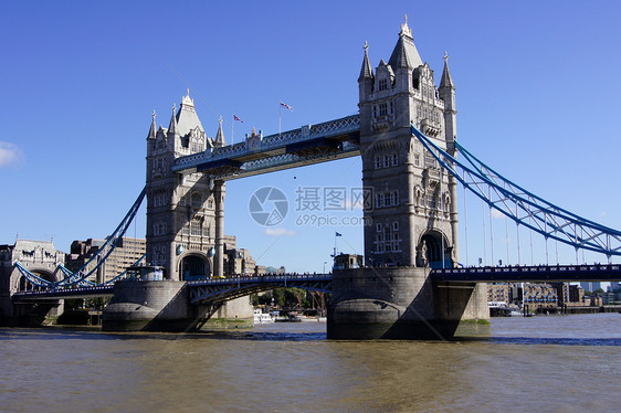 伦敦市的塔大桥天空地标旅游历史蓝色吸引力城市风景景观图片
