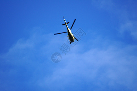 直升机飞行车辆旅行飞机蓝色刀刃刀片螺旋桨运输航班天空图片