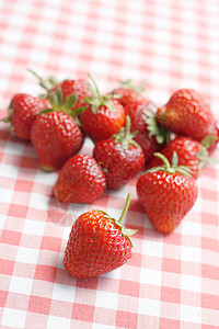 草莓水果浆果桌子宏观团体甜点食物小吃饮食叶子图片