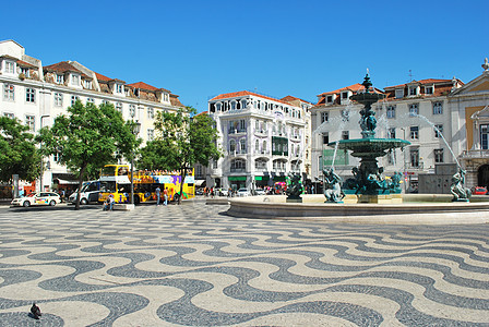 著名的广场和喷泉 在葡萄牙里斯本市中心街道旅游建筑学纪念碑建筑物雕像地标旅行人行道天空图片