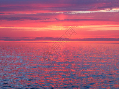 高级日落湖日落粉色射线旅行太阳湖泊反射风景波纹场景图片