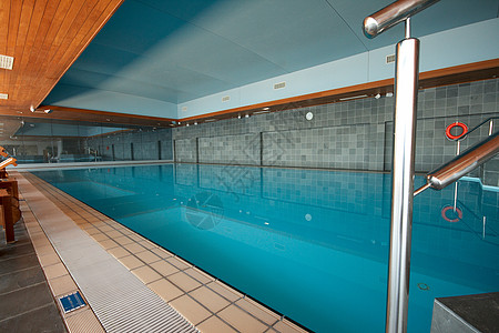 室内游泳池温泉水池酒店建筑闲暇背景图片