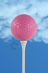 粉粉高尔夫球对蓝天图片