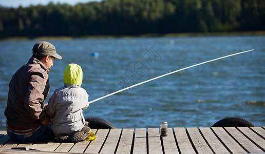 家庭渔业父母乐趣男性成人支撑男生海岸爱好父亲孩子图片