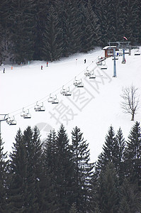 滑雪电梯山脉椅子活动滑雪者环境胜地丘陵体力乐趣踪迹图片