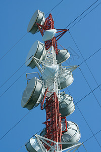 微波塔设备天线广播蓝色天空技术细胞发射机通讯塔微波图片