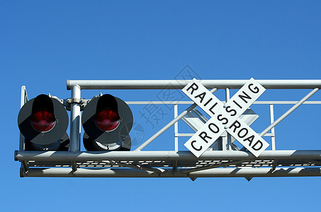 铁路过境标志牌红色警告危险安全火车信号运输图片