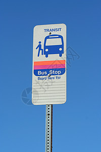 公交车站牌号运输旅行天空民众公共汽车蓝色背景图片