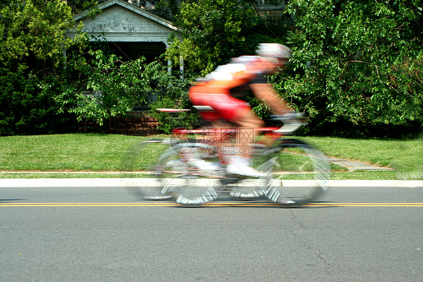 模糊运动自行车赛行动竞争运动员速度活动男性自行车课程运动旅游图片