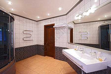 洗浴室浴缸酒店奢华房子管道镜子淋浴灯光摄影风格图片