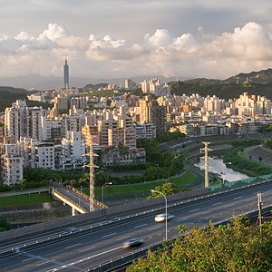 高速公路城景城市场景运输景观建筑市中心摩天大楼街道天空交通天际图片