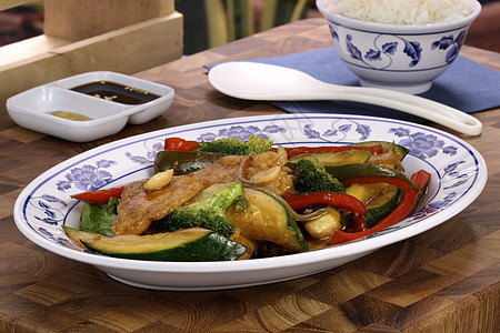 炒牛肉辣椒炒饭壁球酱油花生炒面洋葱白肉图片