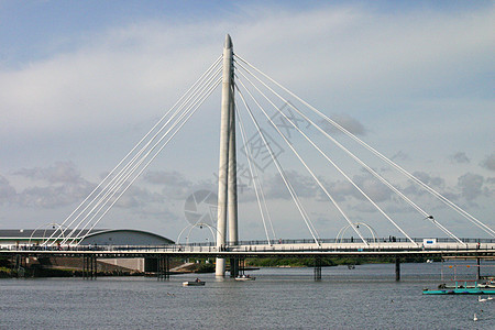 现代桥梁码头海洋图片